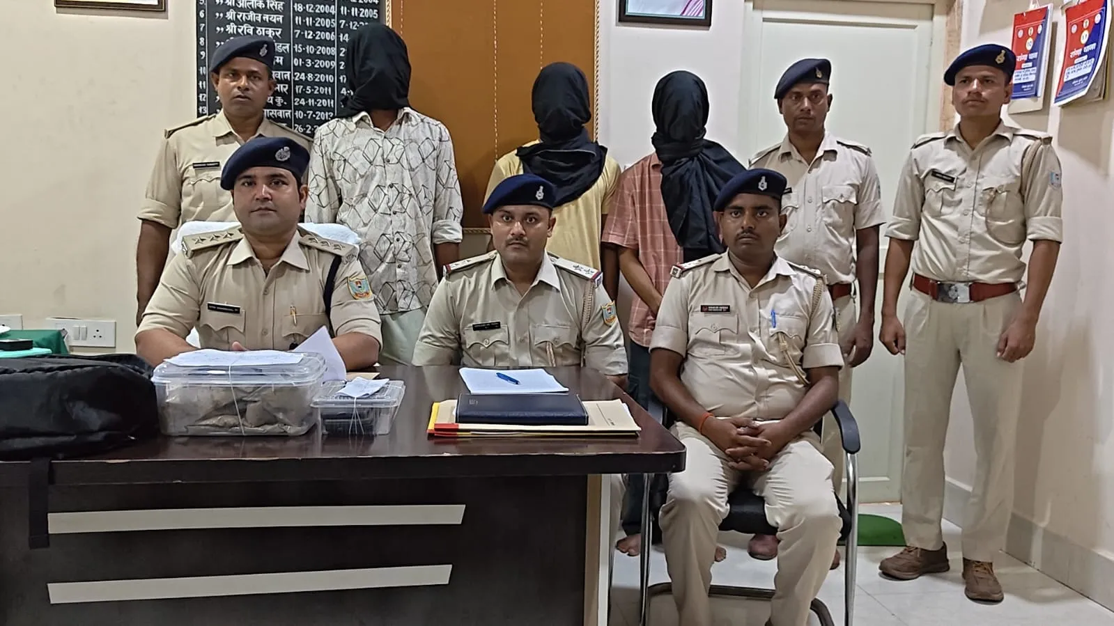 साहेबगंज में पुलिस की बड़ी कार्रवाई: 1 किलो से ज्यादा ब्राउन शुगर के साथ अंतरराज्यीय गिरोह के तीन तस्कर गिरफ्तार