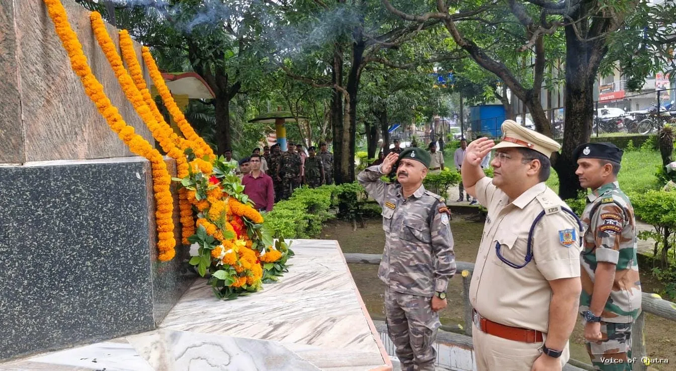 21 साल बाद भी नहीं भूला बनियाडीह का जख्म, 14 शहीदों को चतरा ने किया नमन